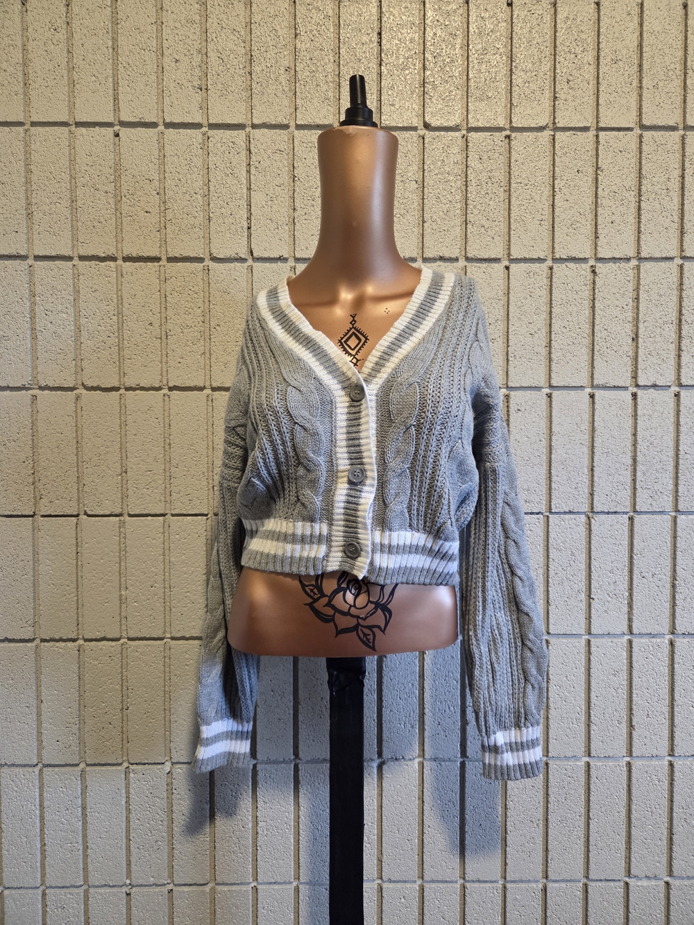 SO Gray Cropped Cable-Knit Cardigan with White Stripe Trim